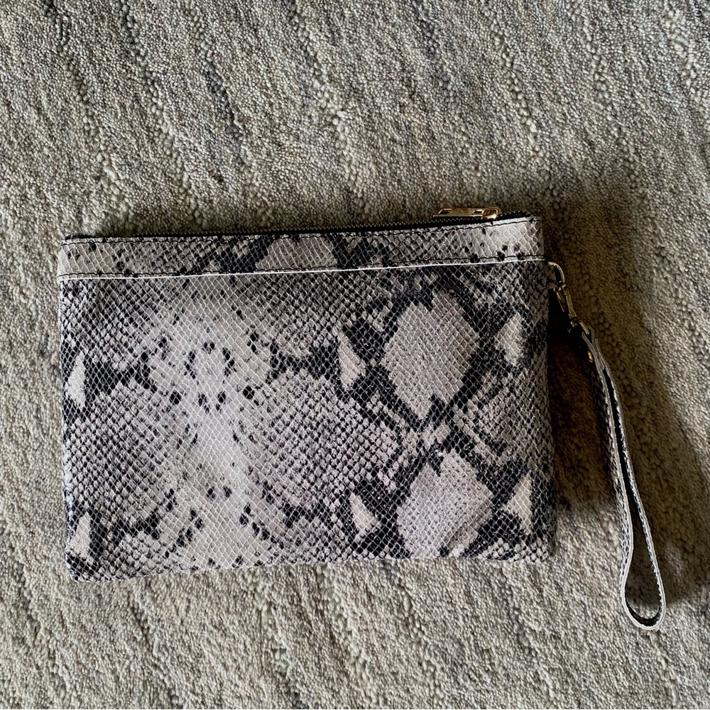 Laura Dimaggio Gray python pattern leather clutch/ wristlet - Picture 6 of 11